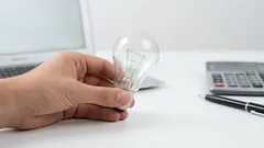 Säästä perheen budjetissa: 5 edullista tapaa pienentää sähkökuluja