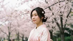 Koe kasvojenkohotus: 4 japanilaista harjoitusta, jotka luovat nuorekkaan ilmeen