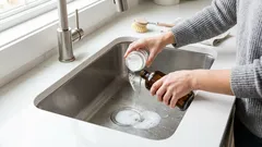 Kuinka puhdistaa keittiön tiskialtaan viemäri - ja pysäyttää tukokset ja pahat hajut lopullisesti